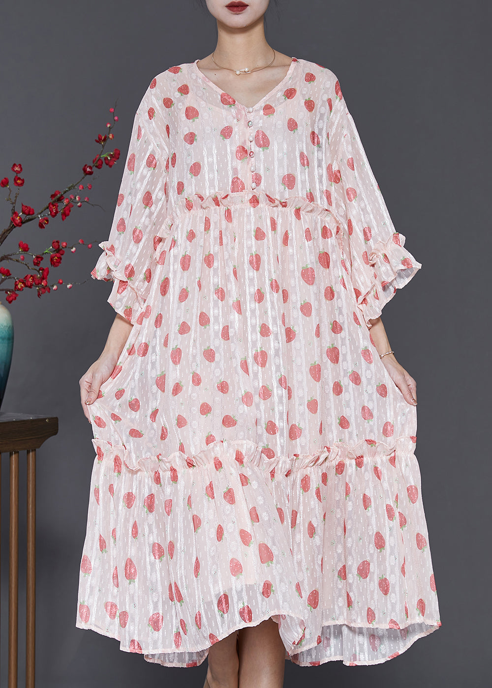 Well Tailored Dress with a Graceful Silhouette