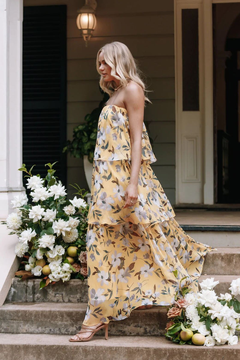 Gracefully Styled Dress for Any Occasion