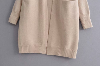 Well Tailored Cardigan with a Graceful Silhouette