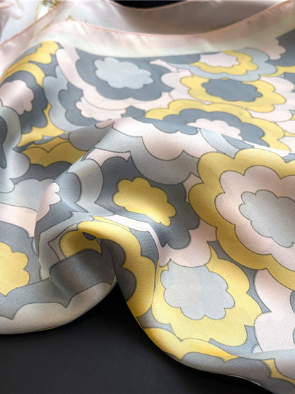 Effortlessly Elegant Garment with a Timeless Design