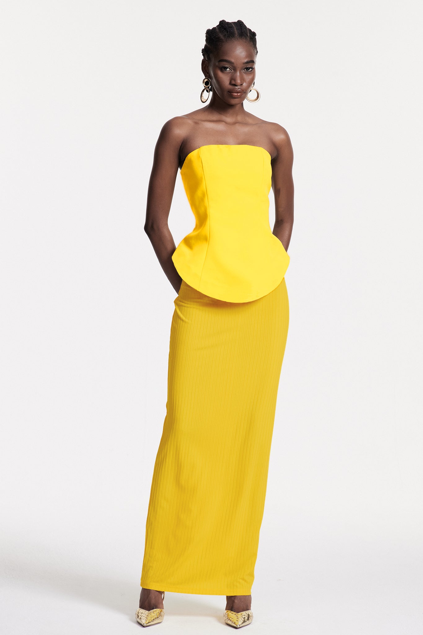 Effortlessly Elegant Garment with a Timeless Design