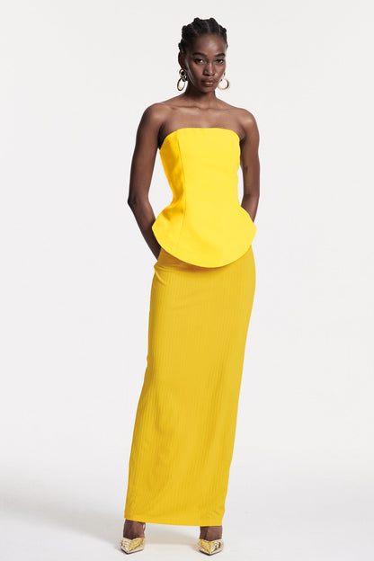 Effortlessly Elegant Garment with a Timeless Design