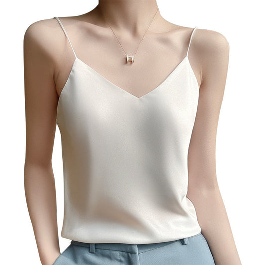 Well Tailored Top with a Graceful Silhouette