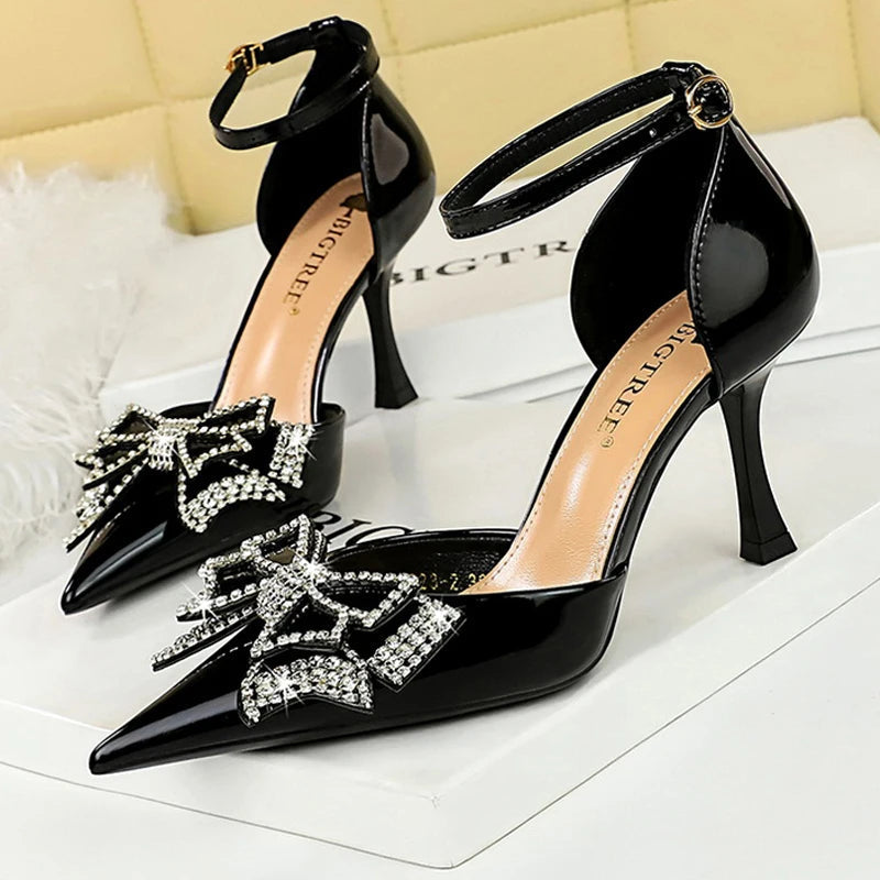 Beautifully Crafted Sandals in a Classic Style