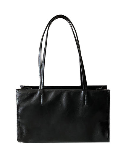 Effortlessly Elegant Bag with a Timeless Design