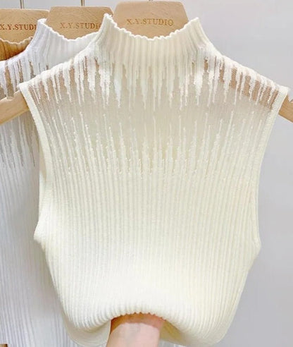 Effortlessly Elegant Top with a Timeless Design