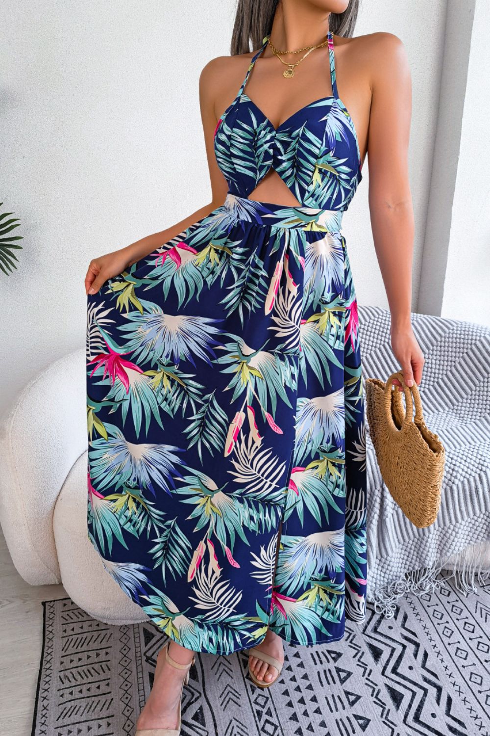 Beautifully Crafted Dress in a Classic Style