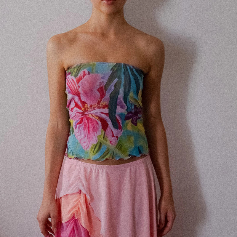 Effortlessly Elegant Top with a Timeless Design