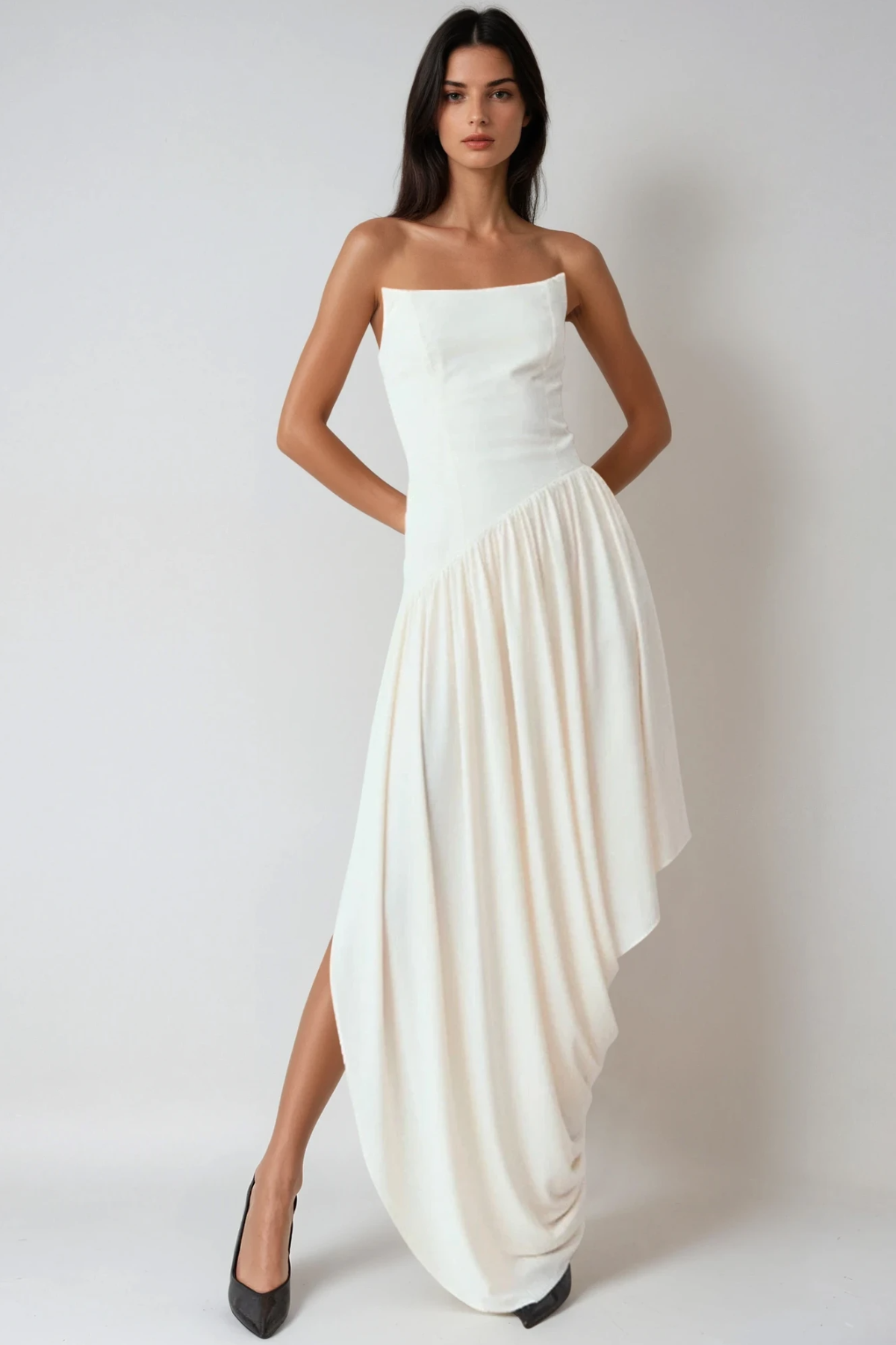 Well Tailored Dress with a Graceful Silhouette