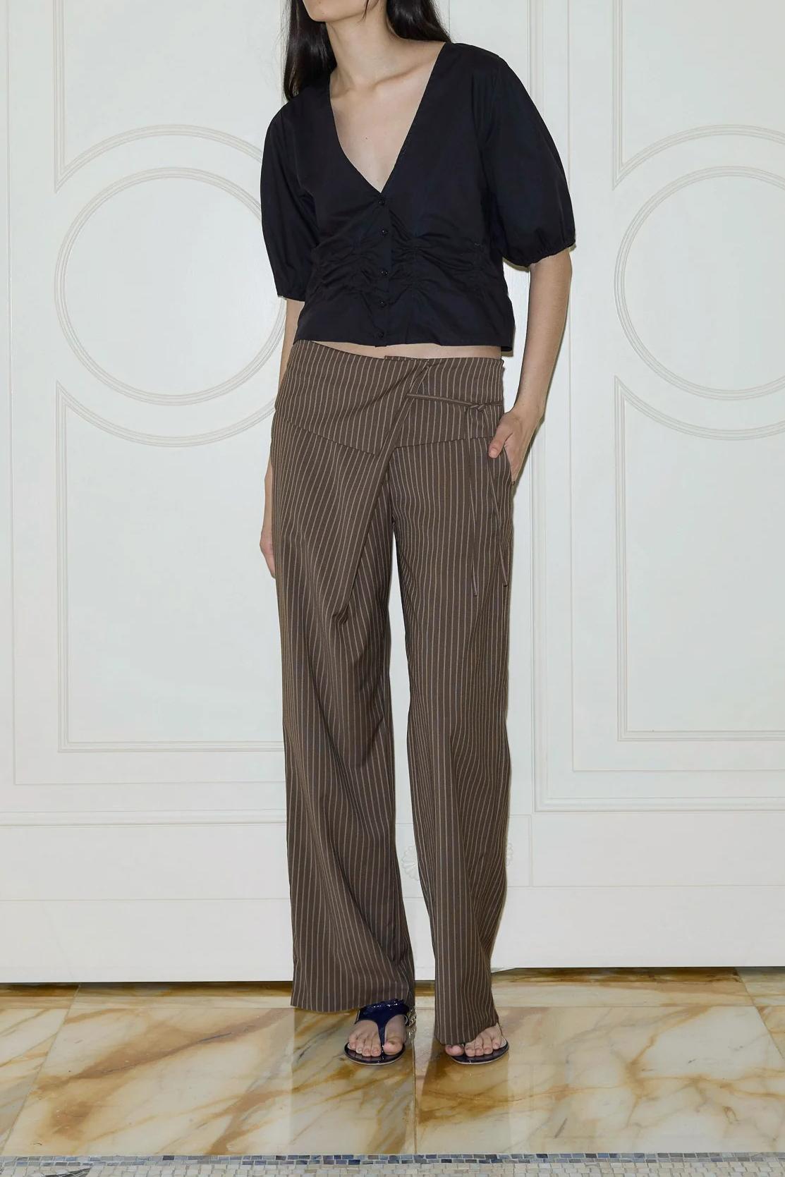 Classic Vintage Pants with a Flattering Fit