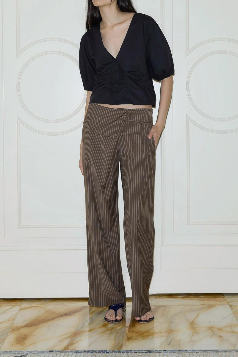 Classic Vintage Pants with a Flattering Fit