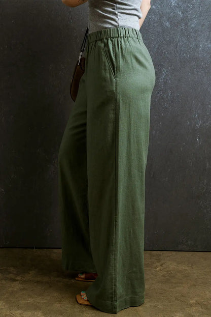 Well Tailored Pants with a Graceful Silhouette