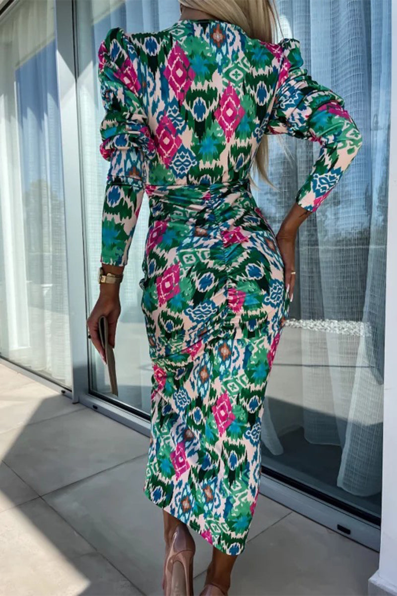 Classic Vintage Dress with a Flattering Fit