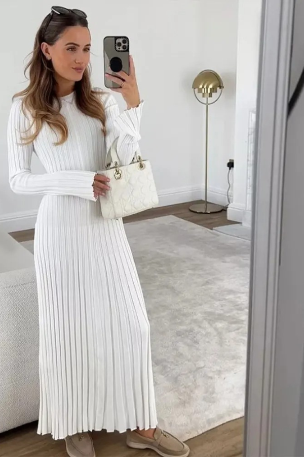 Sophisticated Garment with a Clean Classic Look