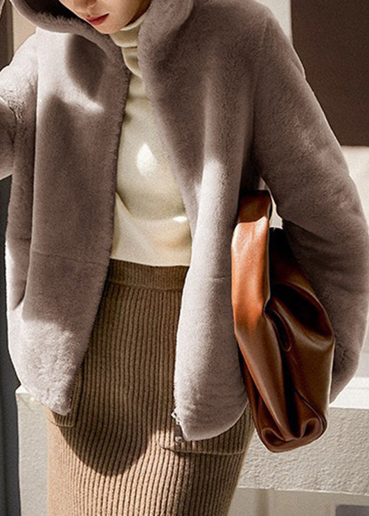 Well Tailored Coat with a Graceful Silhouette