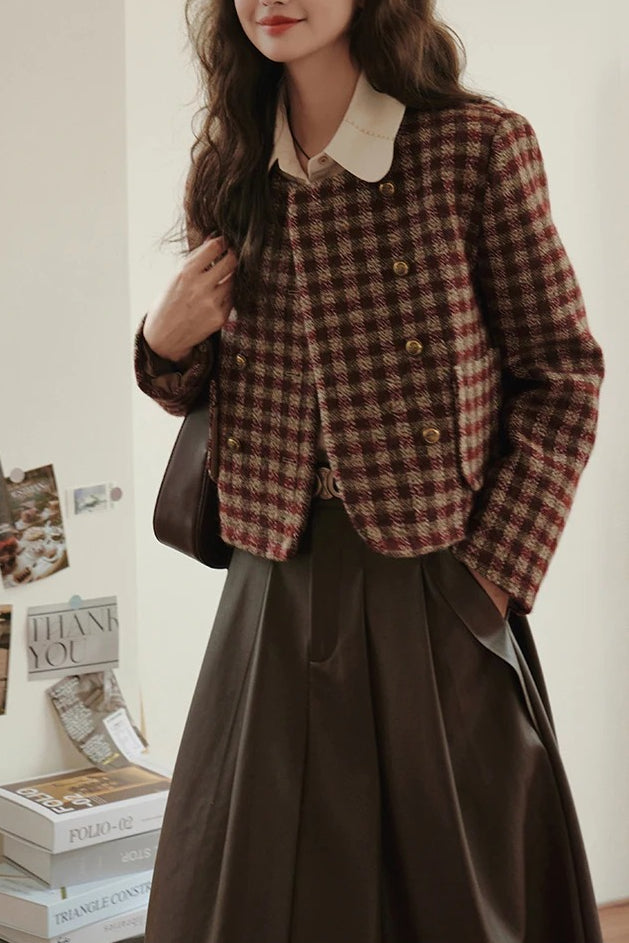 Well Tailored Jacket with a Graceful Silhouette