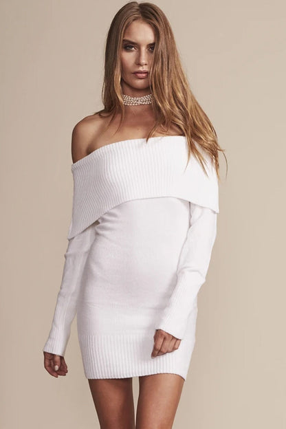 Well Tailored Sweater with a Graceful Silhouette