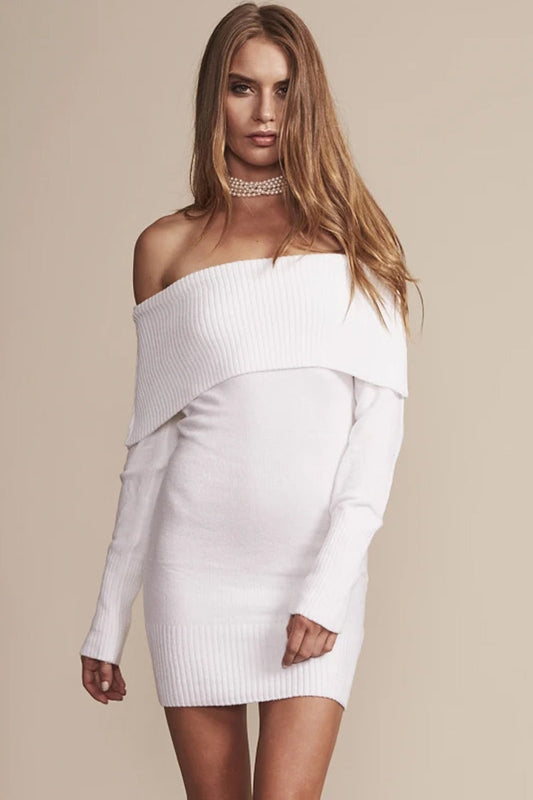 Well Tailored Sweater with a Graceful Silhouette