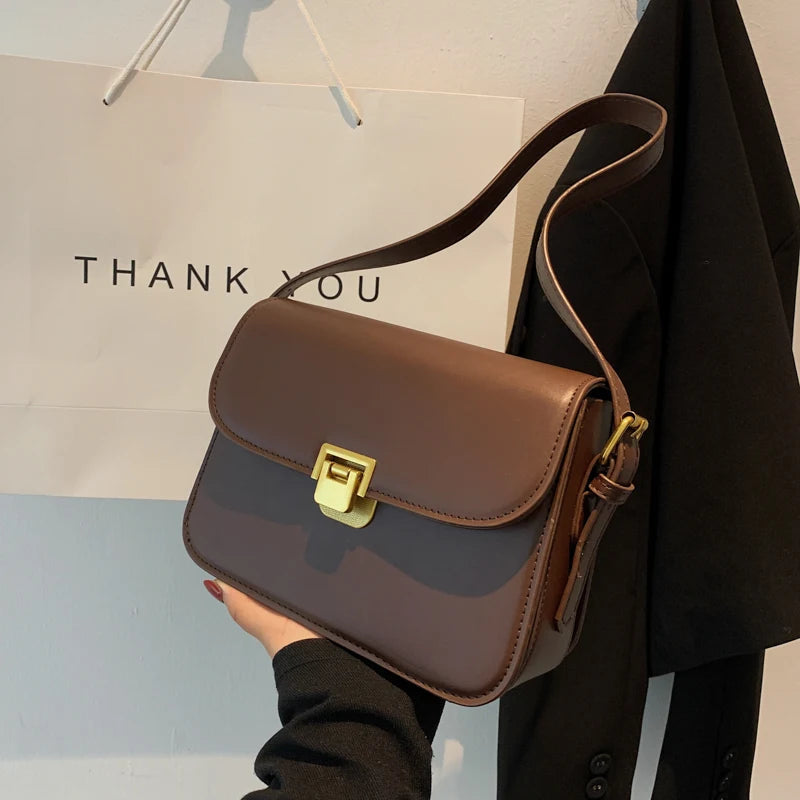 Gracefully Styled Bag for Any Occasion