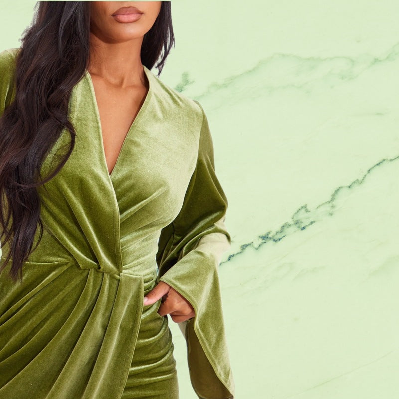 A Vintage Style Dress with Delicate Timeless Details