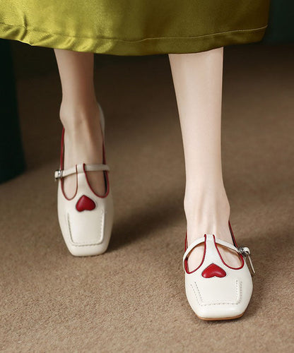 Effortlessly Elegant Sandals with a Timeless Design