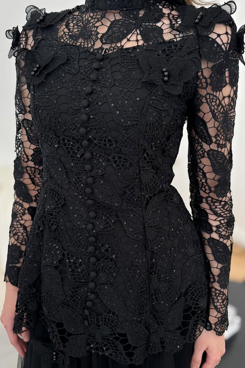 Beautifully Crafted Dress in a Classic Style