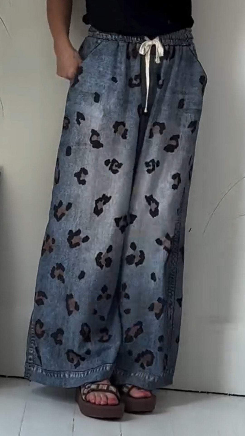Effortlessly Elegant Trousers with a Timeless Design