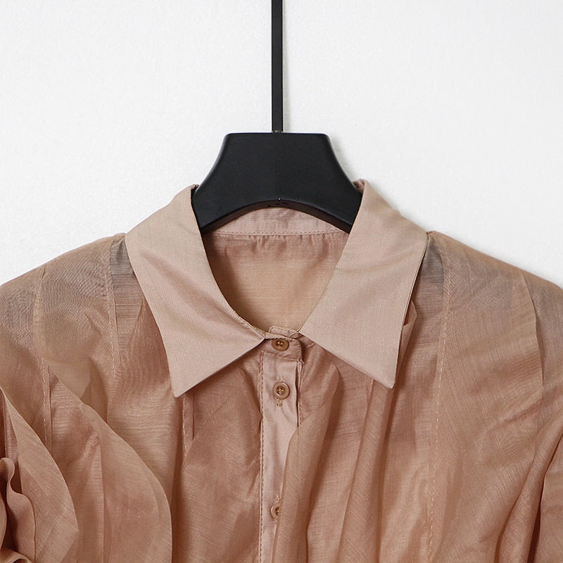 Beautifully Crafted Blouse in a Classic Style