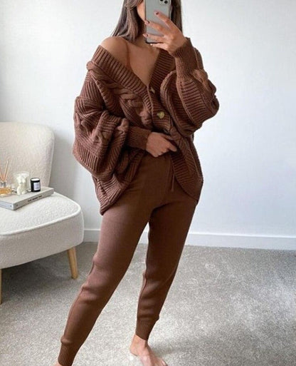 Beautifully Crafted Cardigan in a Classic Style