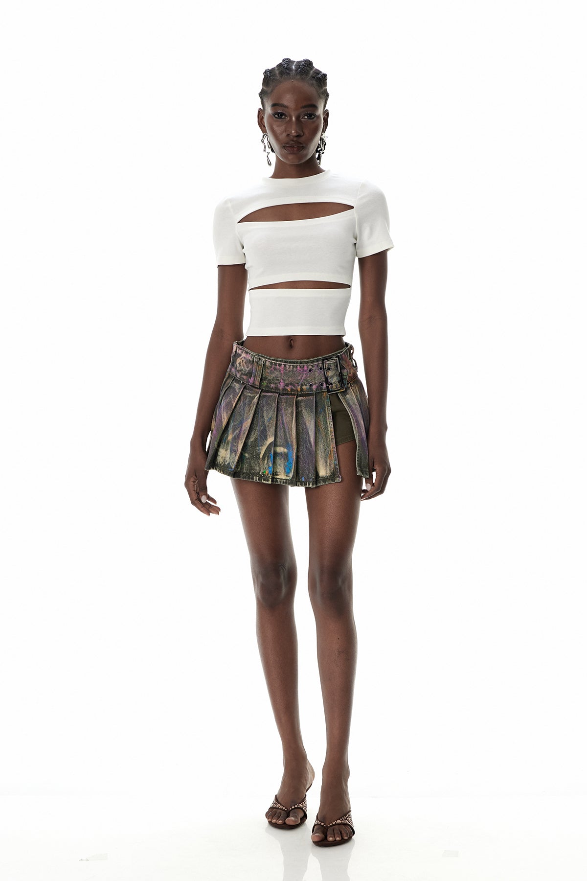 Effortlessly Elegant Garment with a Timeless Design