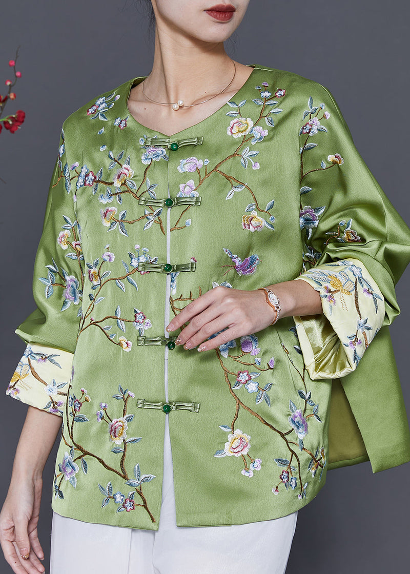 Effortlessly Elegant Coat with a Timeless Design