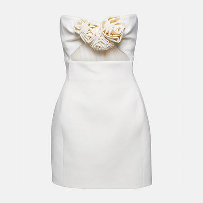 Beautifully Finished Dress in a Timeless Design