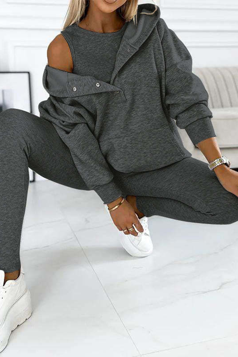 Effortlessly Elegant Garment with a Timeless Design