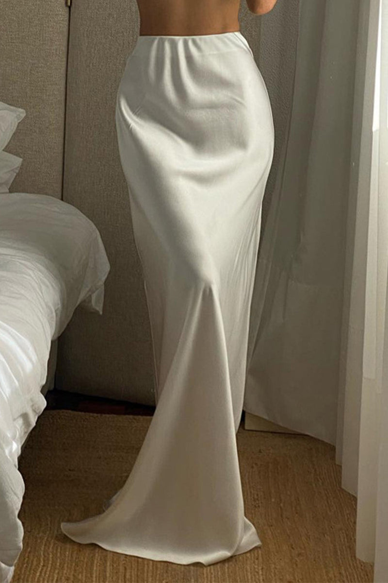 Sophisticated Garment with a Clean Classic Look
