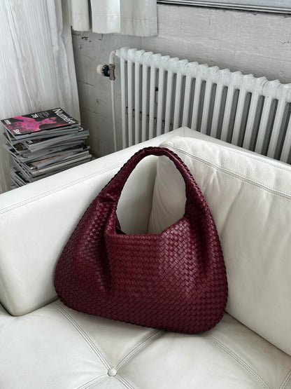 Classic Vintage Bag with a Flattering Fit