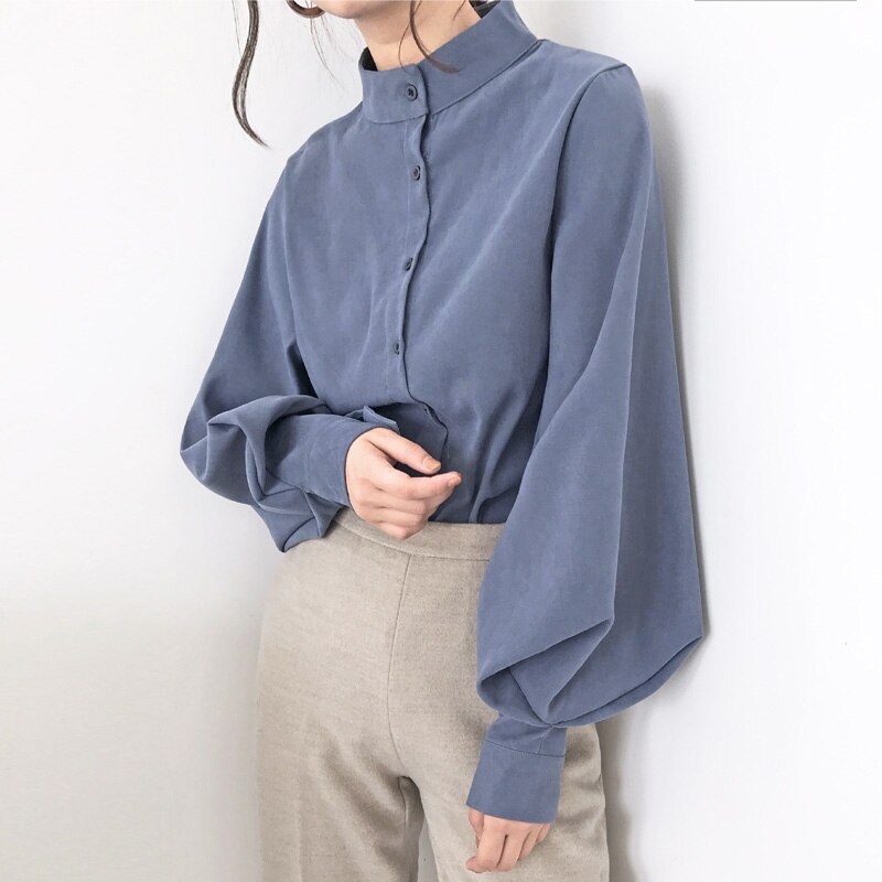 Effortlessly Elegant Blouse with a Timeless Design