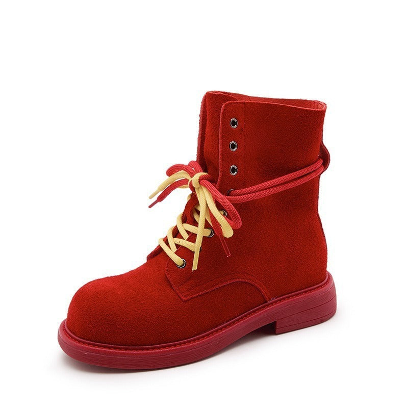 Effortlessly Elegant Boots with a Timeless Design
