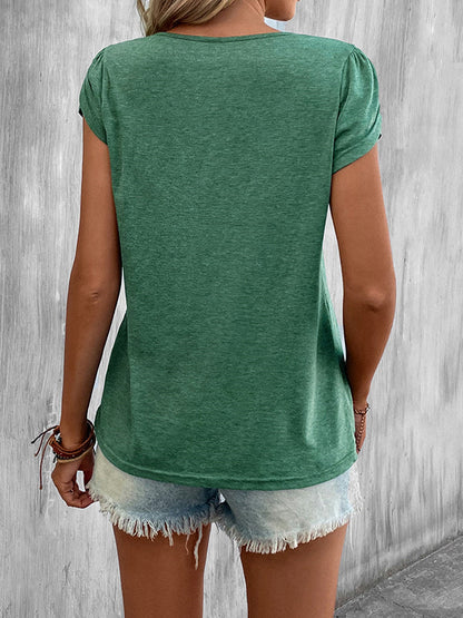 Effortlessly Elegant T-Shirt with a Timeless Design