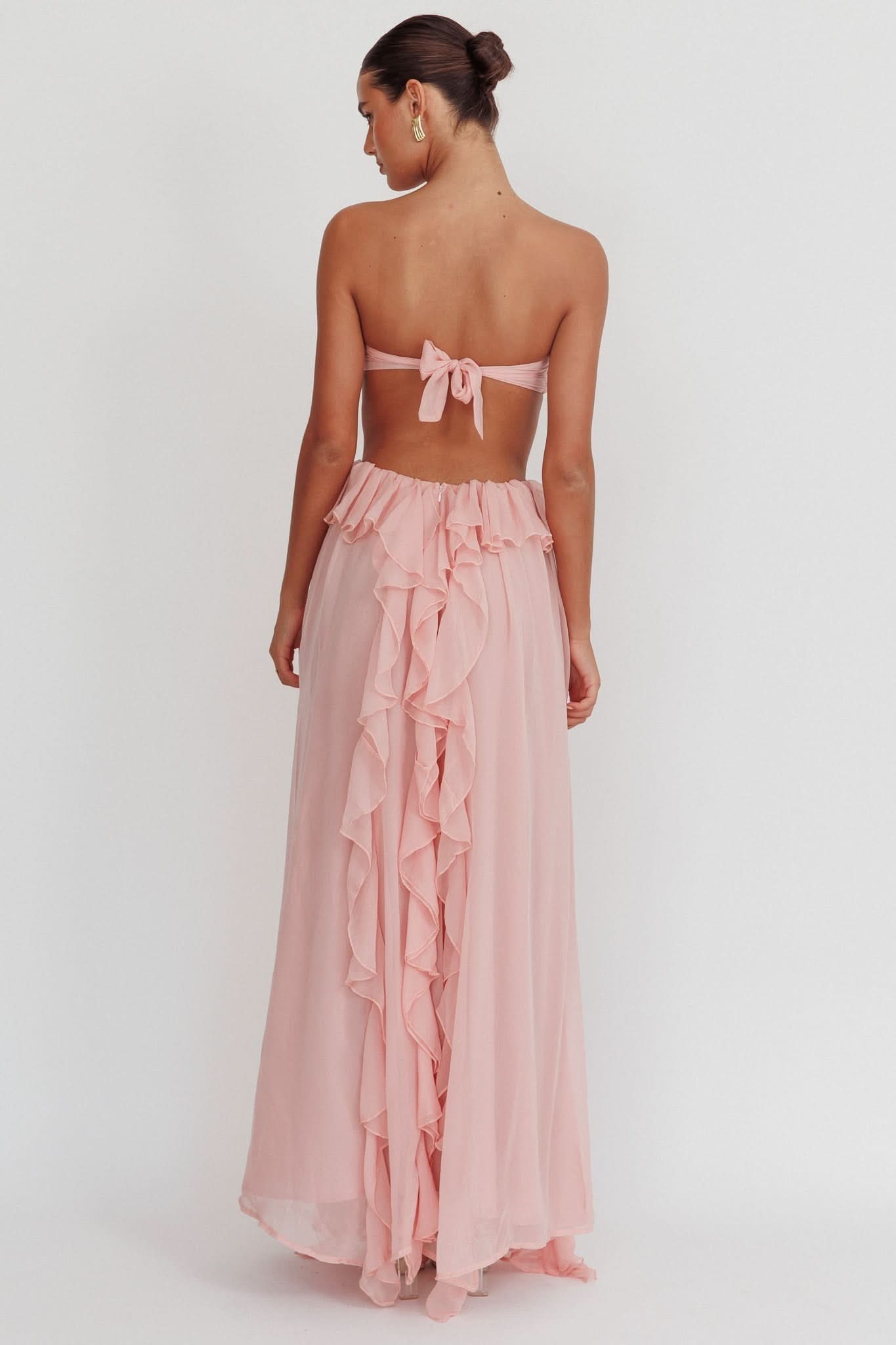 Beautifully Finished Dress in a Timeless Design