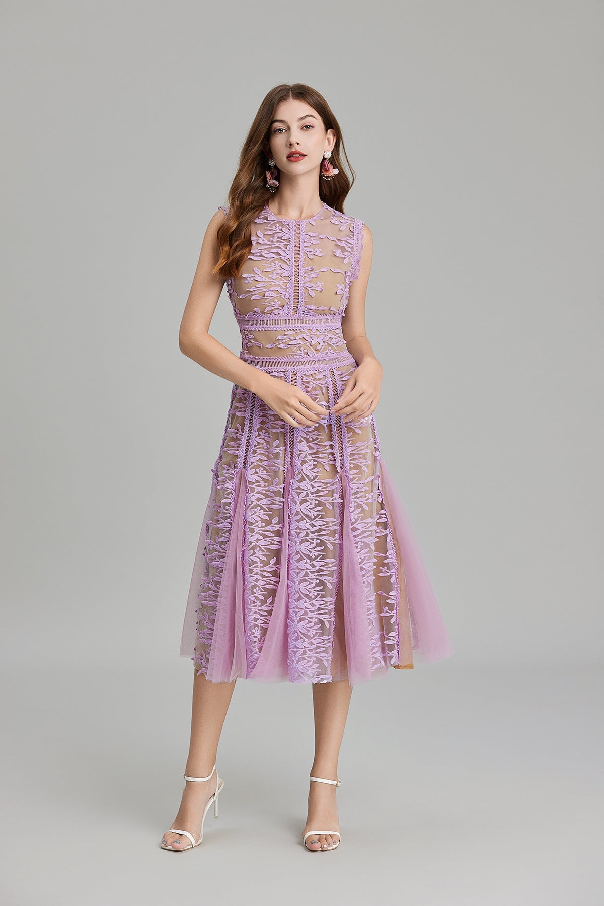 Well Tailored Dress with a Graceful Silhouette