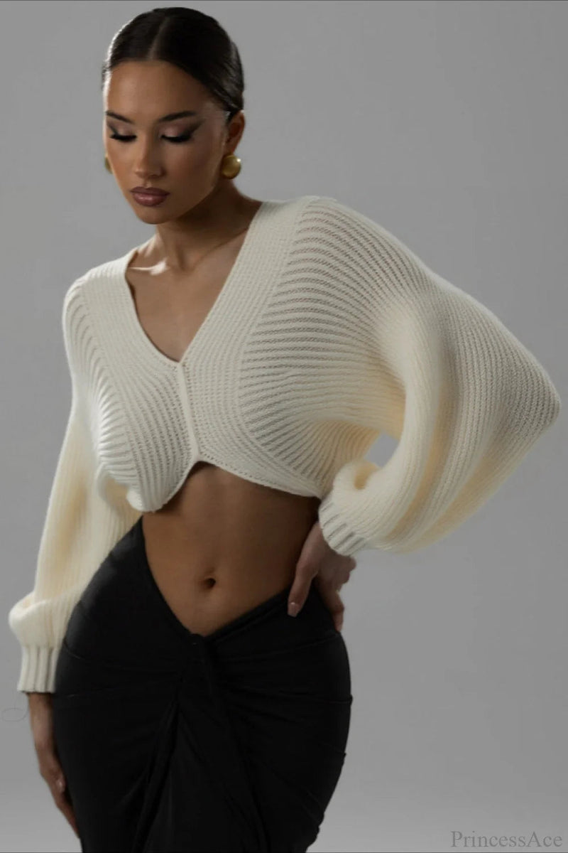 Well Tailored Sweater with a Graceful Silhouette