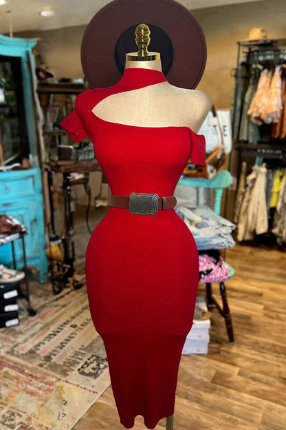 Well Tailored Dress with a Graceful Silhouette