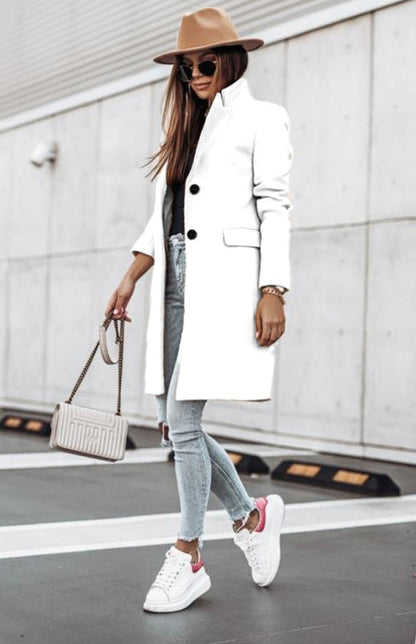 Effortlessly Elegant Coat with a Timeless Design