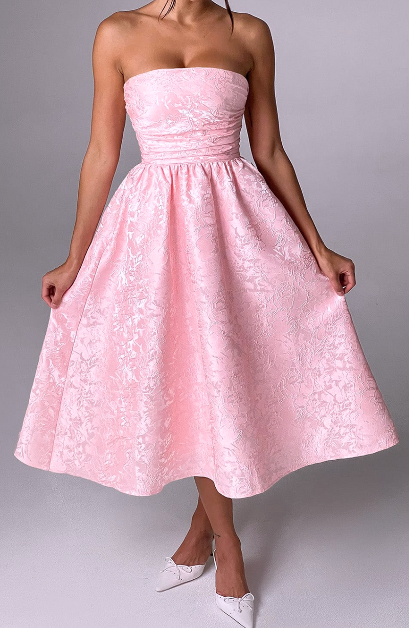 Classic Vintage Dress with a Flattering Fit