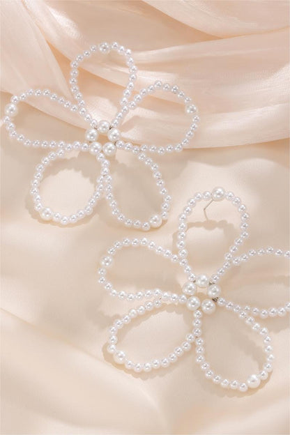 Effortlessly Elegant Garment with a Timeless Design