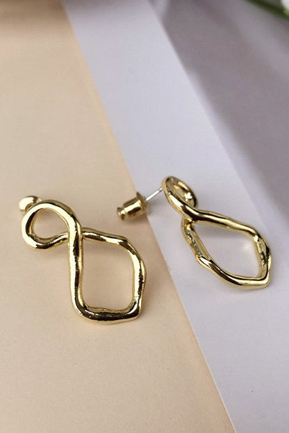 A Vintage Style Garment with Delicate Timeless Details