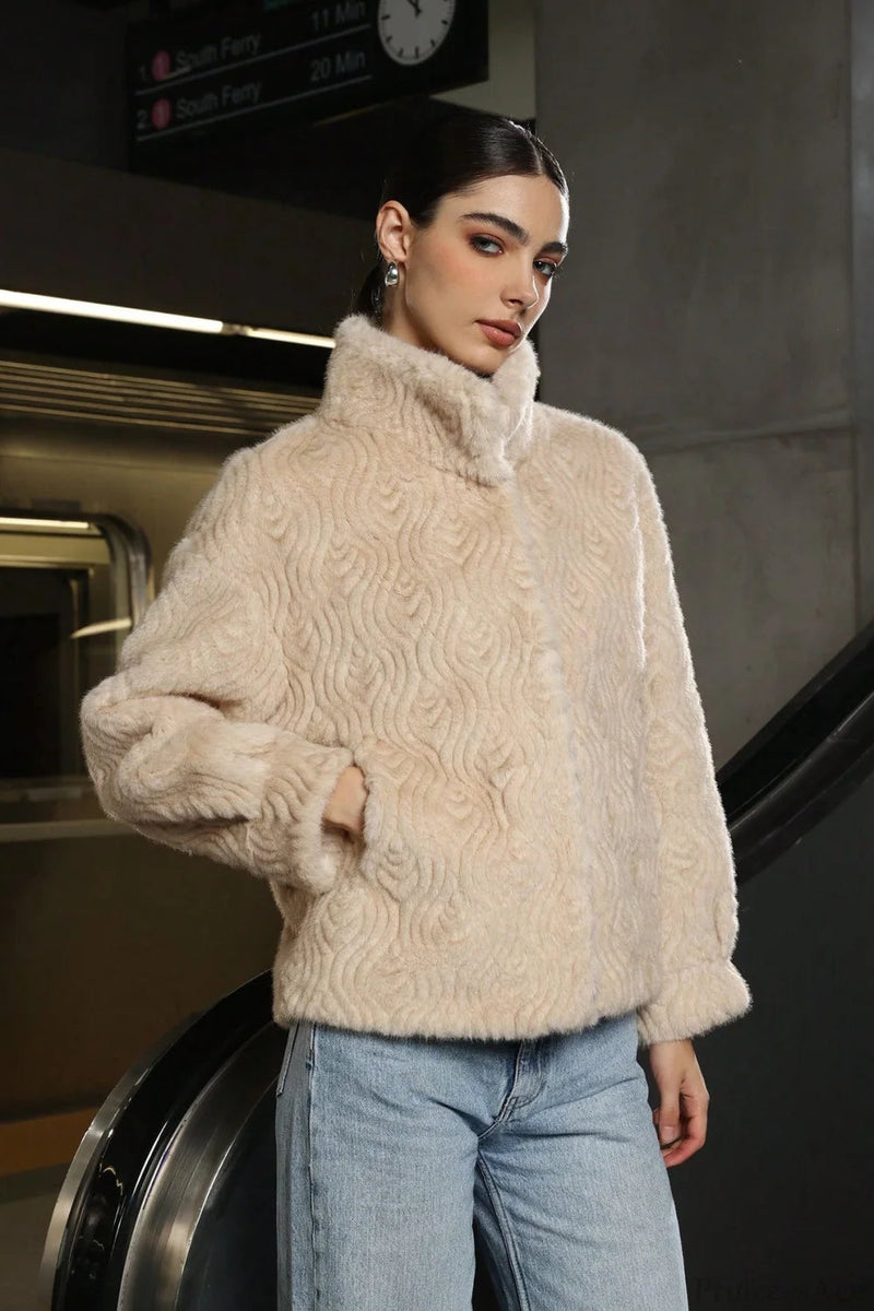 Elegantly Styled Coat for Everyday Wear