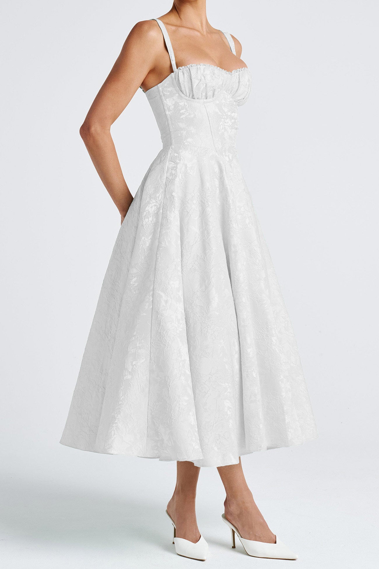 Beautifully Finished Dress in a Timeless Design
