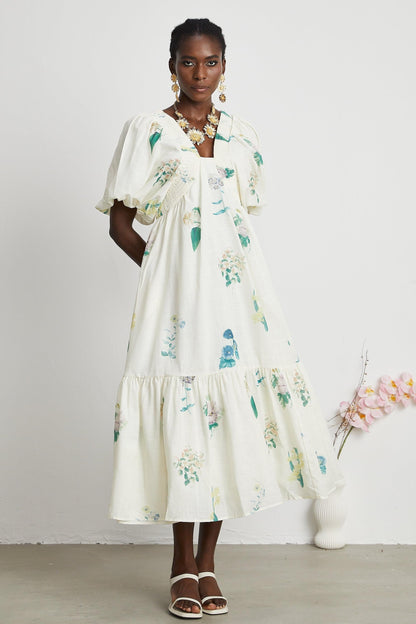 Effortlessly Elegant Dress with a Timeless Design
