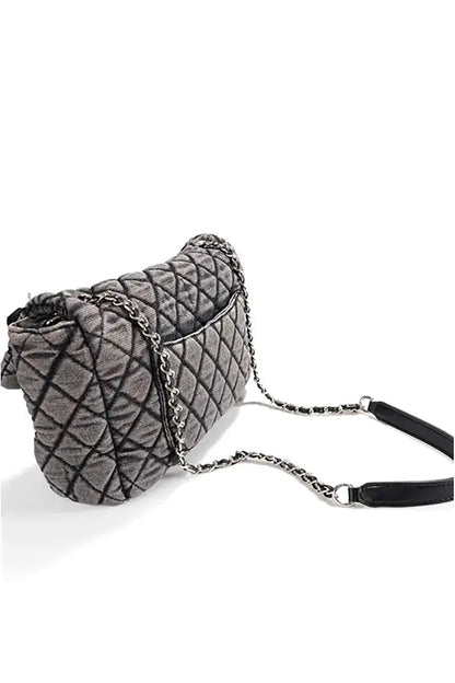 Well Tailored Bag with a Graceful Silhouette